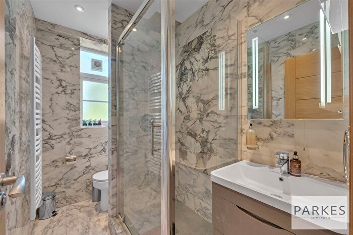 3 Bedroom Flat To Rent In Marlborough Court, Pembroke Road, W8