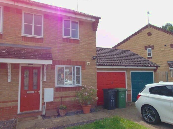 2 Bedroom Semi-Detached House To Rent In Yarrow Close, IP24