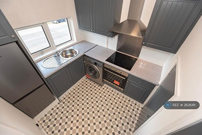 2 Bedroom Maisonette To Rent In Markhams Chase, Basildon, SS15