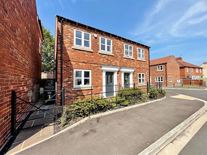 2 Bedroom Semi-Detached House For Sale In Manor Court, Barlby, YO8