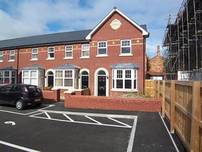 3 Bedroom End Of Terrace House To Rent In West Parade Road, Scarborough, YO12