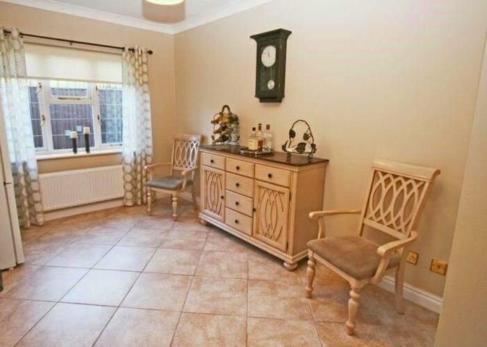 5 Bedroom Detached House To Rent In Parsonage Lane, Farnham Common, SL2