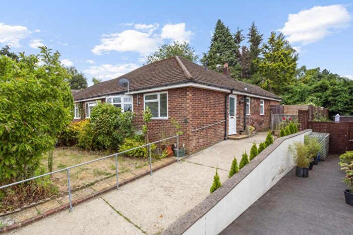 2 Bedroom Bungalow To Rent In Meadow Close Liphook, GU30