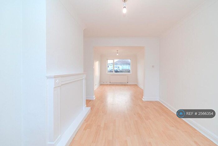 3 Bedroom Semi-Detached House To Rent In Wolseley Road, Portslade, Brighton, BN41