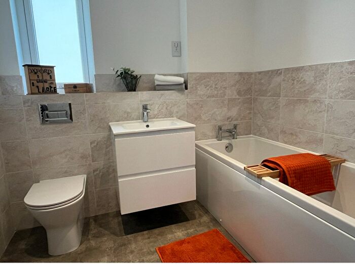 4 Bedroom Terraced House For Sale In West Path, Midloyhian, EH37