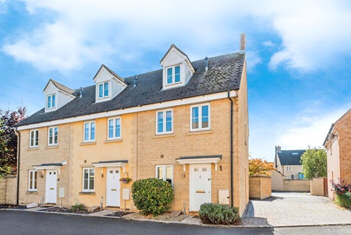 3 Bedroom Semi-Detached House For Sale In Brook Lane, Witney, OX28