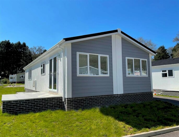 2 Bedroom Lodge For Sale In Devon Oaks Park, Horrabridge, Devon, PL20