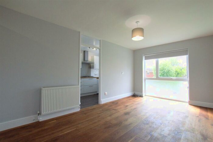1 Bedroom Flat To Rent In Thamesdale, London Colney, AL2