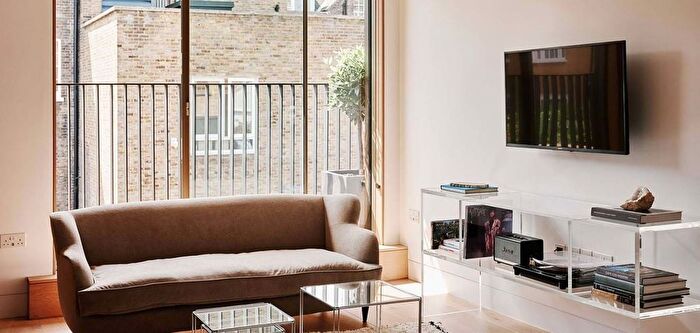 1 Bedroom Flat To Rent In Weymouth Mews, Marylebone, London, W1G