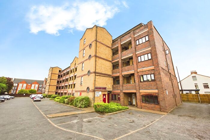 1 Bedroom Flat For Sale In Baronson Gardens, Northampton, Northamptonshire, NN1
