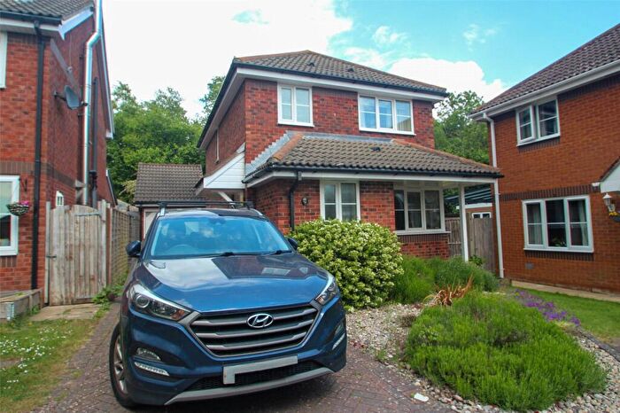 3 Bedroom Detached House For Sale In Astral Gardens, Hamble, Southampton, Hampshire, SO31