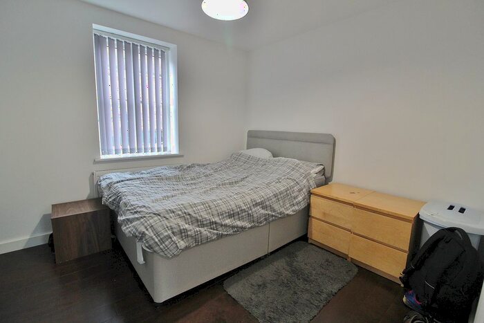 2 Bedroom Flat For Sale In Grainger Street, Waterlooville, PO7