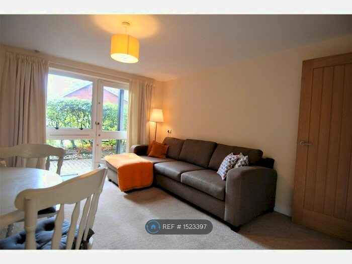 1 Bedroom Flat To Rent In Queens's Park Road, Chester, CH4