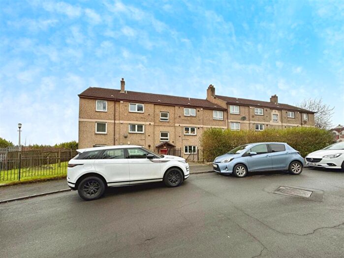 3 Bedroom Flat To Rent In Watchmeal Crescent, Clydebank, G81