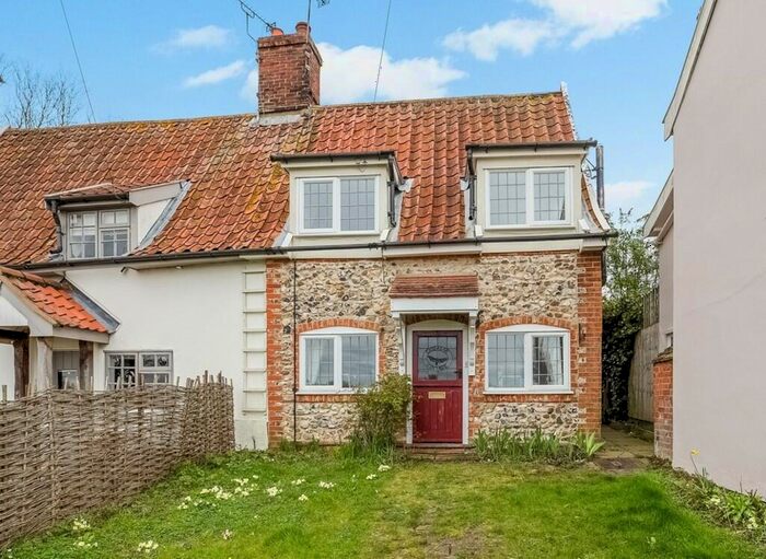 3 Bedroom Semi-Detached House For Sale In Charsfield, IP13