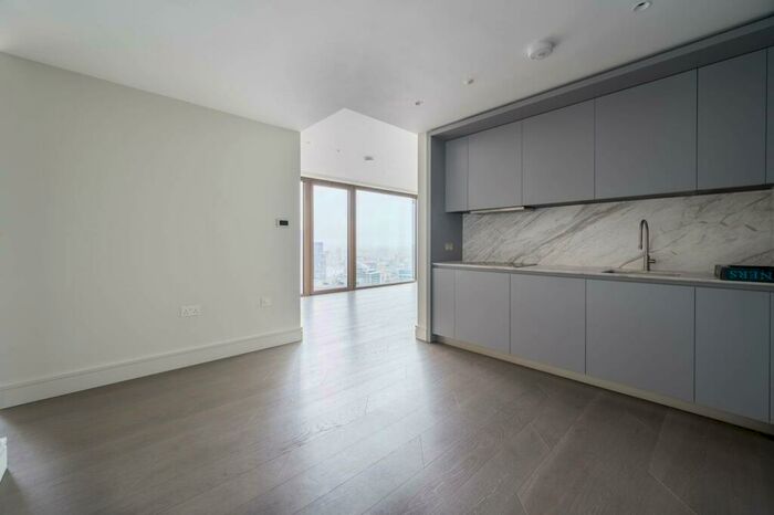 1 Bedroom Flat To Rent In Houndsditch, Shoreditch, London, EC3A