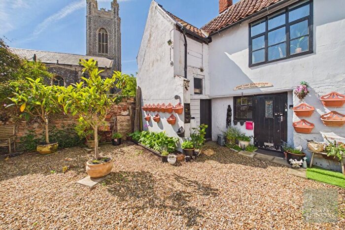 2 Bedroom Maisonette For Sale In Cross Street, Bungay, NR35