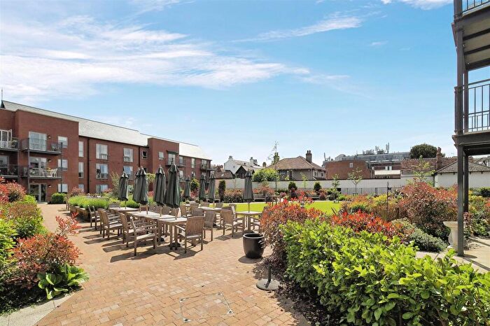 2 Bedroom Apartment For Sale In Monument Place, Endless Street, Salisbury, SP1