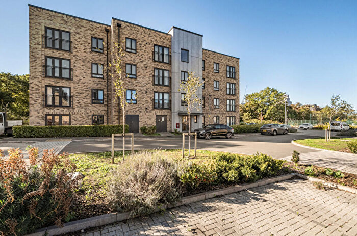 1 Bedroom Apartment For Sale In Hurley Drive, Bracknell, Berkshire, RG12