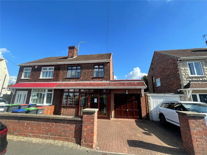 3 Bedroom Semi Detached House For Sale In Brookfield Avenue, Hucknall, Nottingham, Nottinghamshire, NG15