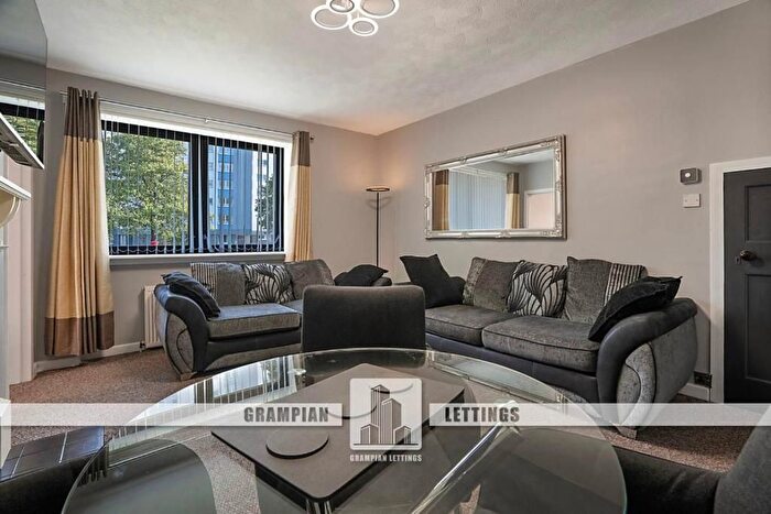 2 Bedroom Flat To Rent In Hilton Road, Aberdeen, AB24