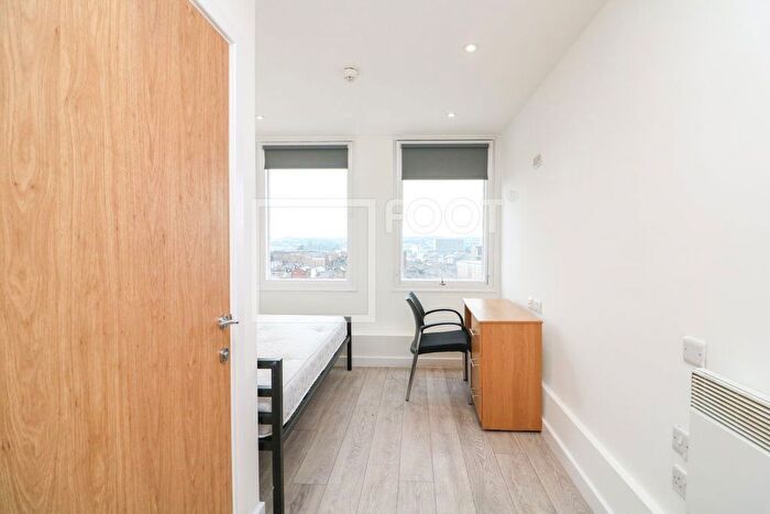 Studio To Rent In Colonnade House, Bradford, BD1