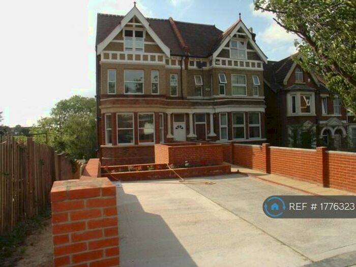 1 Bedroom Flat To Rent In Maidstone Road, Chatham, ME4