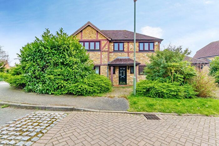 4 Bedroom Detached House For Sale In Deacon Place, Caterham, Surrey, CR3