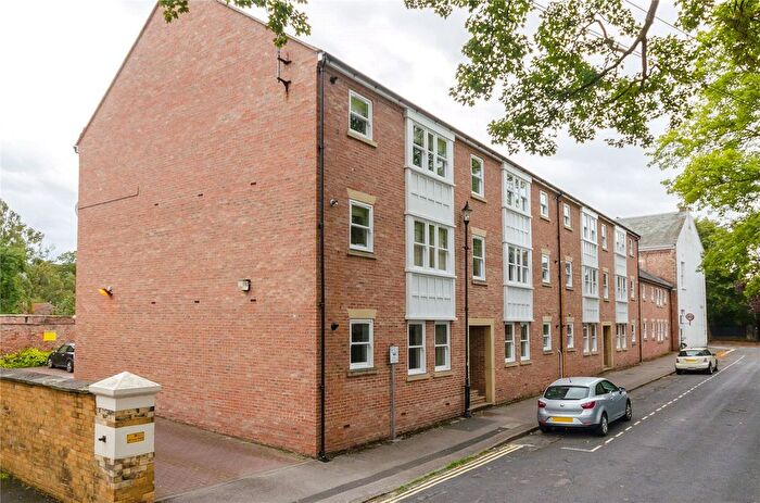 2 Bedroom Flat To Rent In St. Olaves Road, York, North Yorkshire, YO30