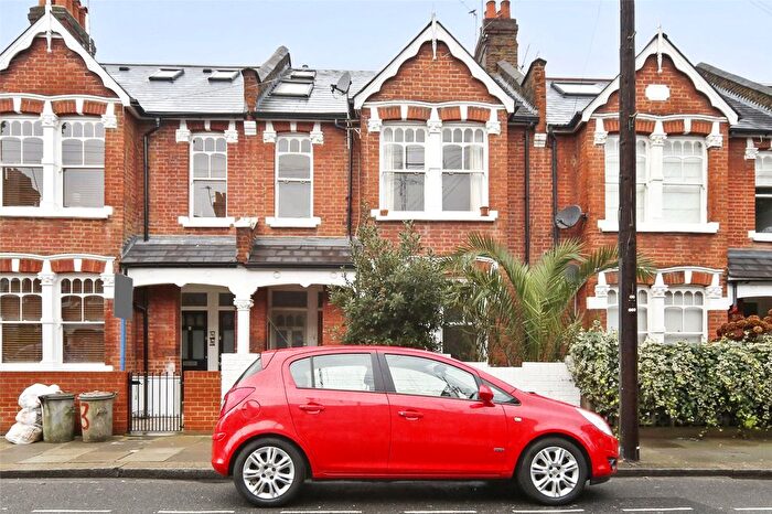 2 Bedroom Flat To Rent In Collingbourne Road, London, W12