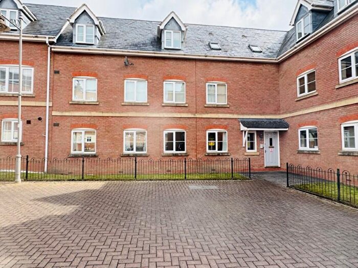 2 Bedroom Flat For Sale In Rumbush Lane, Dickens Heath, Solihull, B90