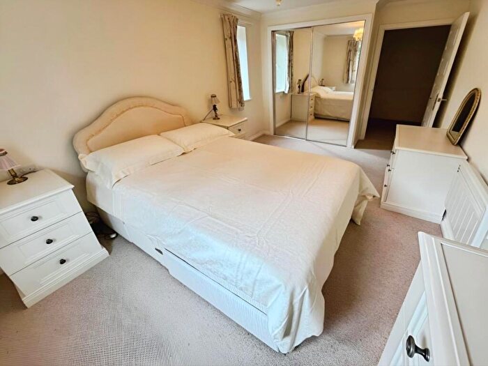 2 Bedroom Retirement Property For Sale In Church Road, Sutton Coldfield, B73