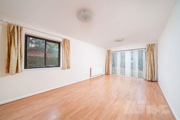 2 Bedroom Flat To Rent In Embassy Court, Regency Drive, Ruislip, HA4