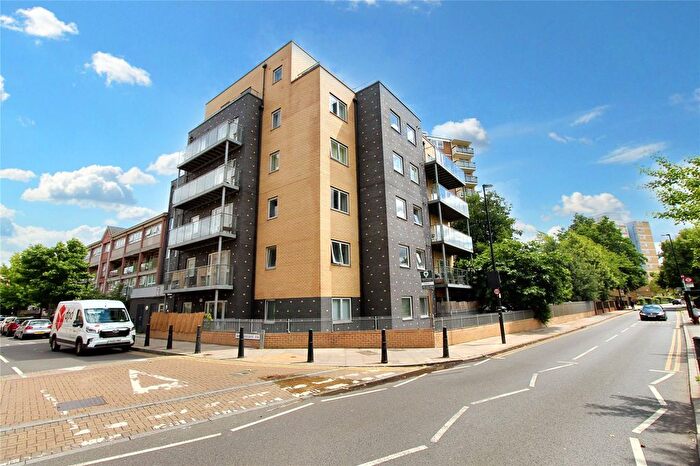 2 Bedroom Flat To Rent In Broomfield Street, London, E14