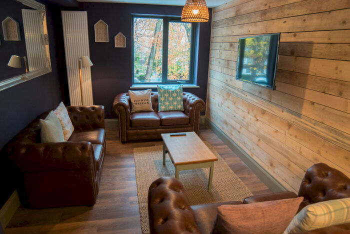 6 Bedroom Apartment To Rent In Apartment, Mary Morris House, Shire Oak Road, LS6