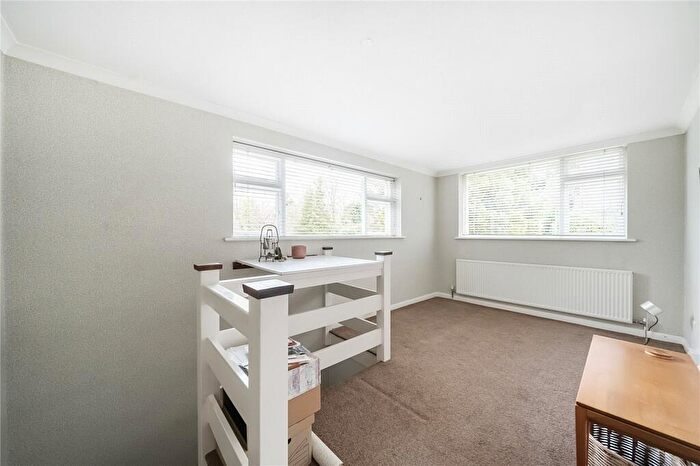 5 Bedroom Detached House For Sale In St. Johns Rise, Woking, Surrey, GU21
