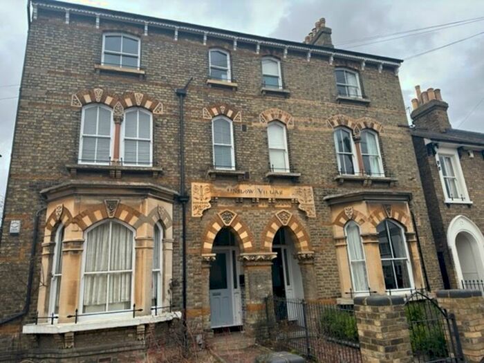 1 Bedroom Flat To Rent In The Grove, Bedford, MK40