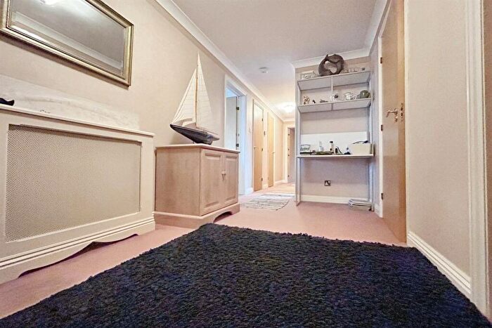 3 Bedroom Flat For Sale In Hamworthy, BH15