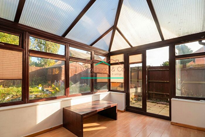 3 Bedroom Semi-Detached House For Sale In Allen Road, Rushden, NN10