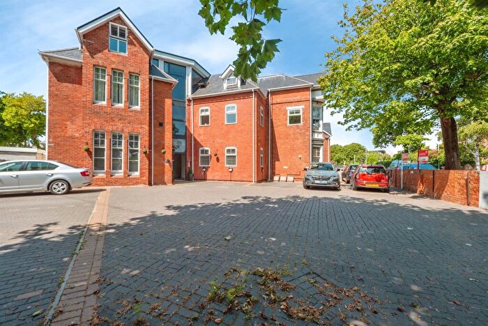 2 Bedroom Flat For Sale In Connaught Road, Weymouth, DT4
