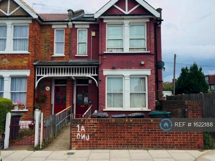 Studio To Rent In St. Pauls Road, London, N17