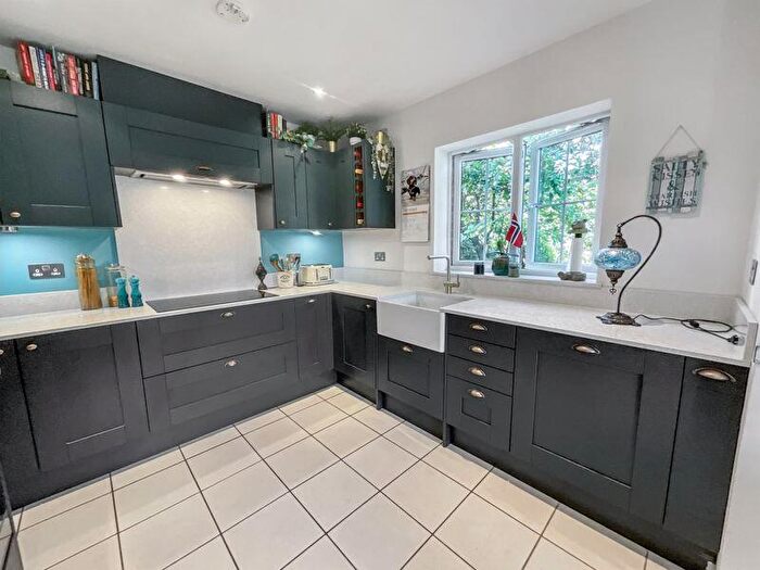 5 Bedroom Detached House For Sale In West Christchurch, BH23
