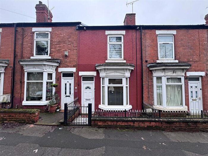 2 Bedroom Terraced House For Sale In Clarence Road, Worksop, S80