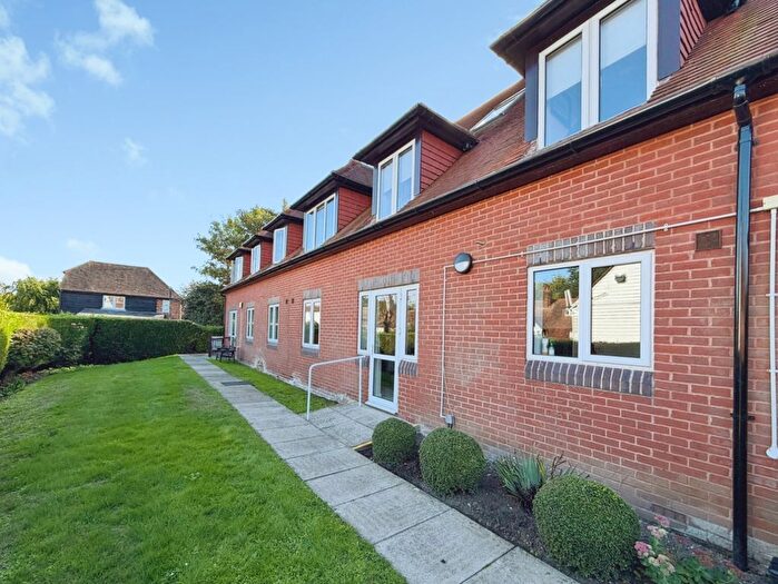 1 Bedroom Flat For Sale In Woodbury Lane, Tenterden, TN30