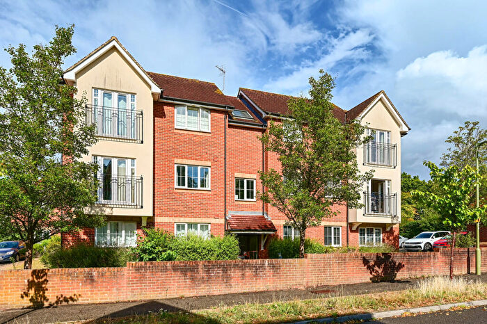 2 Bedroom Apartment To Rent In Woodside Court, Farnborough, GU14