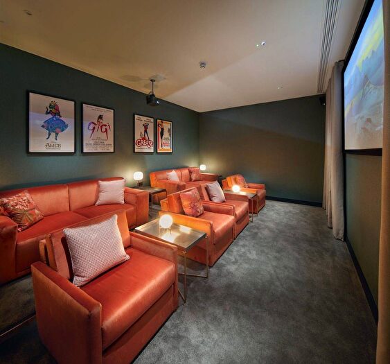 3 Bedroom Flat For Sale In The Green Quarter, Ealing, UB1