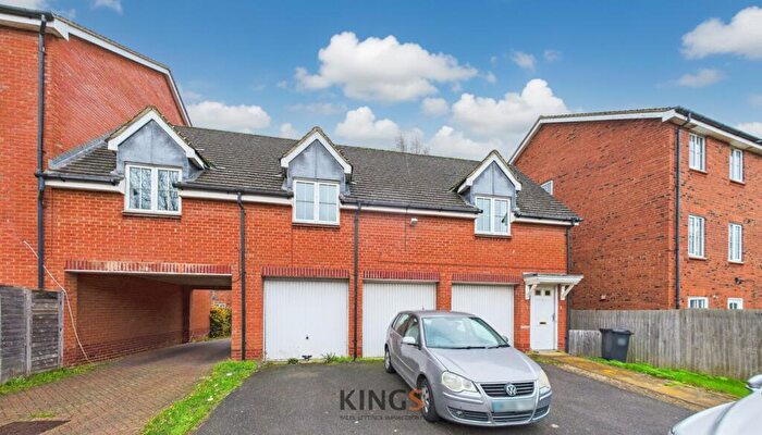2 Bedroom Coach House For Sale In Dragon Road, Hatfield, AL10