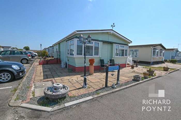 2 Bedroom Park Home For Sale In Creek Road, Canvey Island, SS8