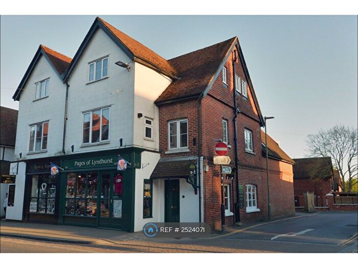 2 Bedroom Flat To Rent In Lyndhurst, New Forest, SO43