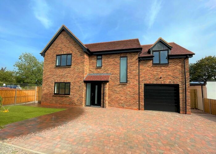4 Bedroom Detached House To Rent In Resthaven Road, Wootton, Northampton, NN4